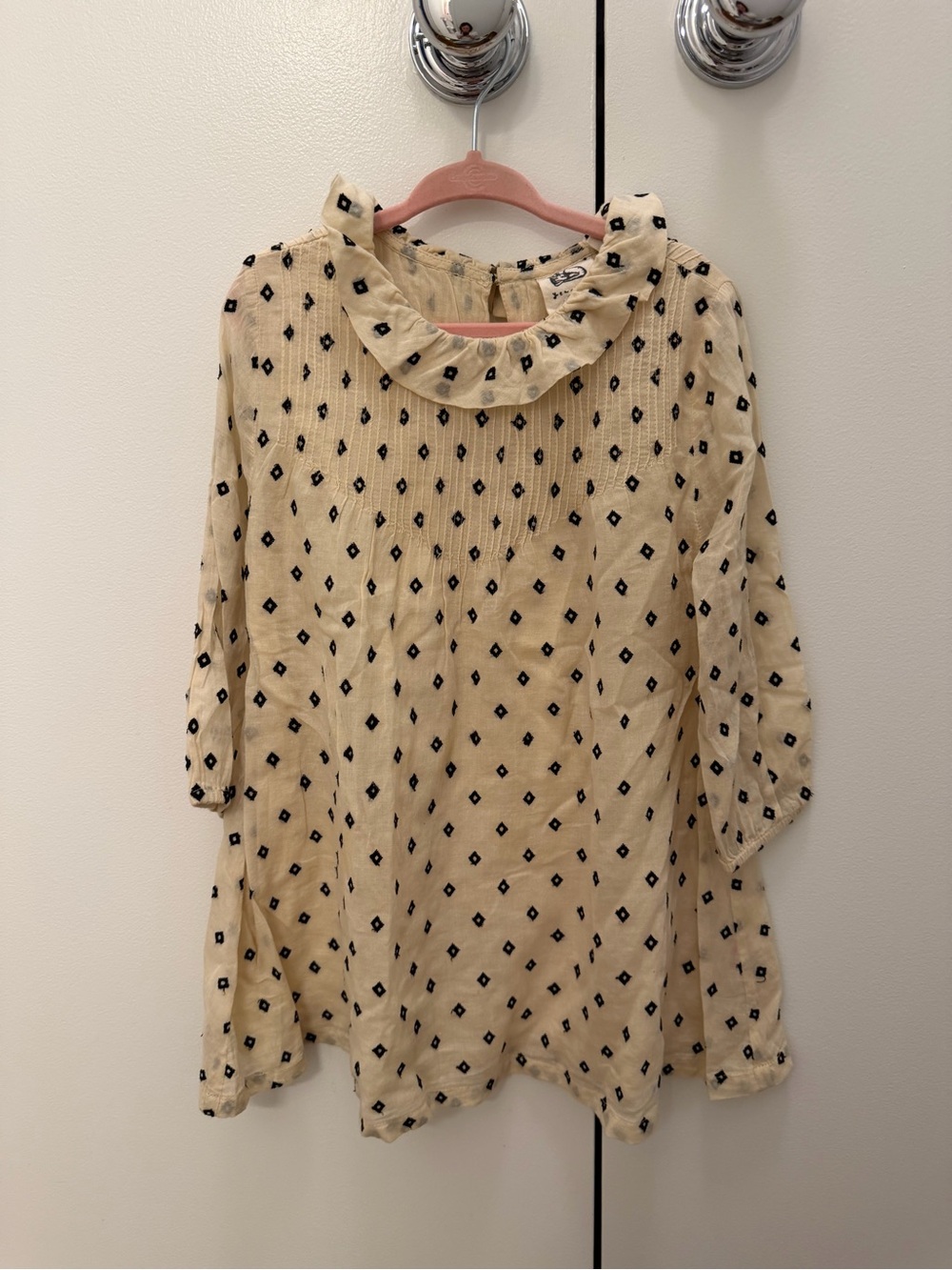 Doen Cream Ruffle Collar Tunic with Black Diamond Motif